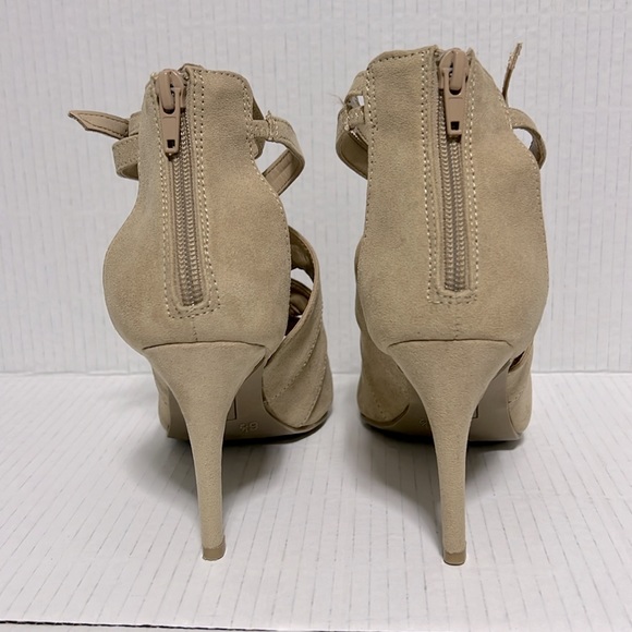 Christian Siriano Color Beige Size 6.5 - Picture 4 of 5